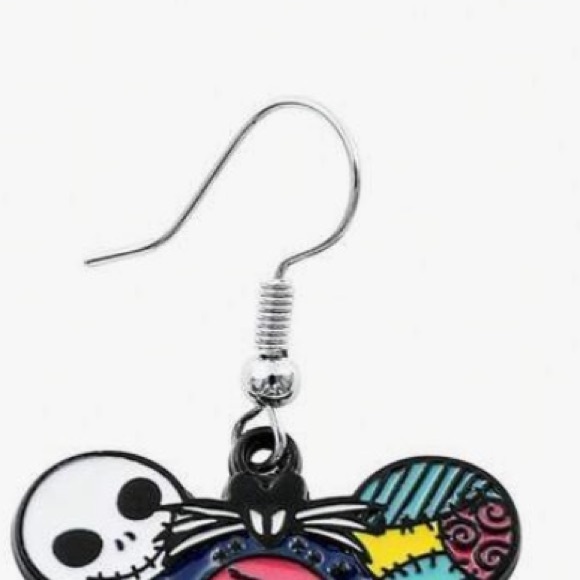 5 for 25 🎃
The nightmare before Christmas Mickey Mouse Halloween earrings. - Picture 8 of 9